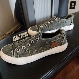 Women's Blowfish slip on shoe